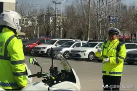 新时代交警故事 | 周长山：转业从警不褪色 铮铮誓言铸警魂图片