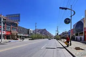 西藏日土县，一个约1万人的边陲小县，离班公湖最近的县城图片