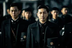 新剧空降飙升榜第二！张鲁一不再“装嫩”，这个男人要红了？图片