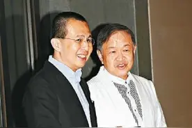 李嘉诚心腹霍建宁，年薪高达2亿，一出手便完成1600亿的买卖图片