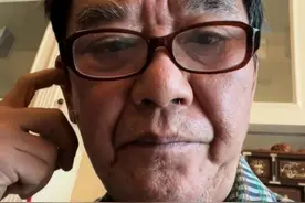 李立群近况憔悴被喊话理发，睡到10点煮大碗炸酱面，表情却苦涩图片