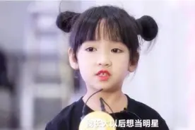 7岁女孩“一笑而红”，经纪公司踏破门槛，父母的回应惹人称赞图片