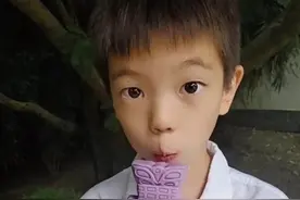 霍思燕晒嗯哼吃雪糕照，曾撞脸“胡一统”和李现，眼睛变化成亮点图片