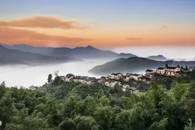 小说：她哭得梨花带雨，他却不懂怜香惜玉，将她重重摔倒在地图片