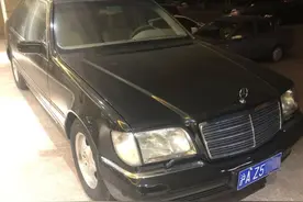 江苏南通实拍“沪AZ”车牌，牌照的意义已经远超车型了！图片