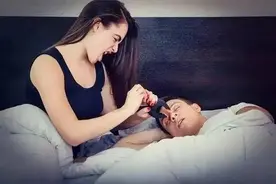 “再打呼，就分床睡！”一人打鼾，全家失眠，这五招减少打呼噜图片