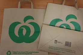 Woolies中国造纸袋变越南生产，顾客狂喷：要澳洲制造图片