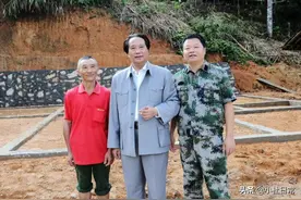 毛主席的特型演员韩清华表示，有损主席形象的事情我不干图片