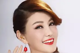 乌兰图雅：四次登上春晚，歌曲传唱度高，却没能留住自己爱的人图片