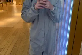 留学生穿防护服乘机回国，自述归国全程图片