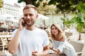 女人想给男人做一辈子情人，男人愿意吗？三位男人说出了心里话图片
