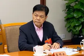 江苏吴江百亿富豪：打造中国光电制造龙头企业，身价101亿图片