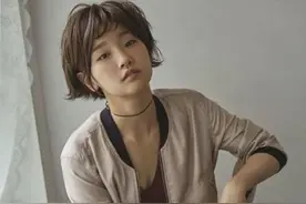 又一女星被家人拖累？韩媒曝其父诈骗被查，裴秀智朴信惠遭波及图片