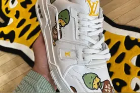 起飞预警？LV x Nigo联名"鸭子"Trainer被提前晒出，确认发售图片