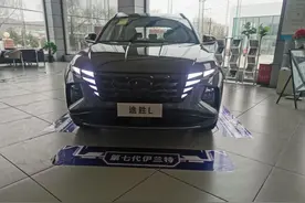 17万起售的新款合资SUV，第五代途胜L，百公里油耗6升图片
