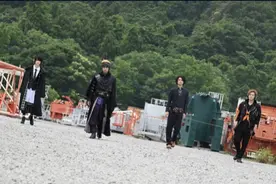 假面骑士零一：全员恶人四大骑士集合，亡姐获得白色的骑士形态图片