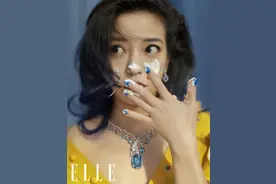 赵薇新封面引发怀念，仿佛看到小燕子！大花还是很能打图片