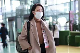陶虹简直是微胖女人穿搭模板，衣着素颜低调，看着却有高级感图片