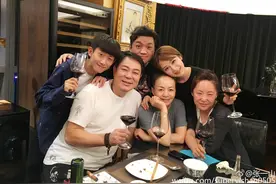 退休后大办生日宴，众星云集为宋丹丹祝福，《家有儿女》再次齐聚图片
