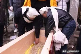 农村老家殡葬习俗，你的老家的丧葬习俗是怎样，欢迎评论。图片