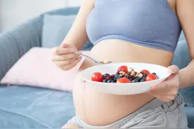 孕期六类禁忌食物，孕妈再嘴馋也要忍住，别拿胎儿去冒险图片