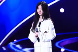 “好声音”单依纯成夺冠热门：我还有很多东西要学图片