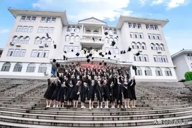 法医学生拍下这组毕业照，网友：太硬核图片