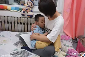 男孩总是莫名流鼻血，医生对其母亲和外婆抽血化验，结果全家傻眼图片