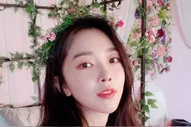 韩国美女明星结婚，担任《小苹果》女主走红，与薛之谦合作过多次图片
