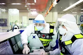 山东战“疫”最美警察｜薛钊：我先上！冲锋在前的“国门卫士”图片
