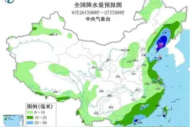 暖心！暴雨中的坚守者，这些瞬间让人感动！图片