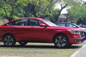 真正“价格屠夫”RC6，长近5米卖8.48万，全身智能科技，标配1.5T图片