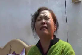 丈夫瘫痪，妻子将男朋友带来照顾他，惹来非议：女人的慈悲与短视图片