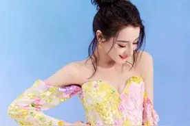 透视裙、渔网袜、花裙子，穿土味单品的女明星，照样一个比一个美图片