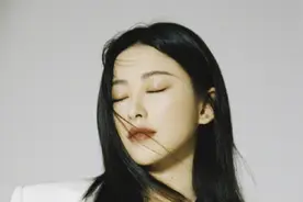 最美孕妈！朱珠挺大肚拍母亲节写真，轻抚孕肚尽显浓浓母爱图片
