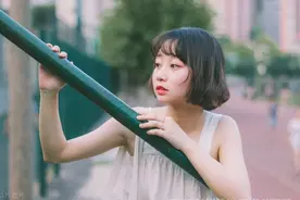 故事：偷摸做痔疮手术，上手术台她傻眼，缝合男医生是她的死对头图片
