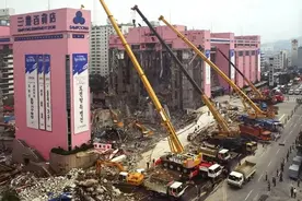 1995年，韩国百货大楼为了一天营业额，20秒内塌为平地害死502人图片