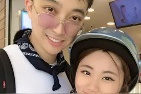 还记得《非诚勿扰》的韩勇吗？这操作算“劈腿”吗？图片