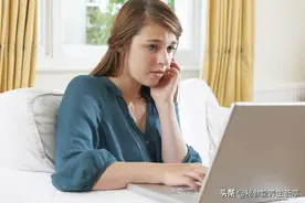 耳屎湿黄是怎么回事图片