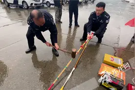 非法捕鱼也有“十八般兵器”？警方：一举销毁图片