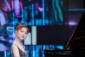 赞多的舞，容祖儿的团，张纯烨的琴，《蒙面舞王》找到收视密码图片