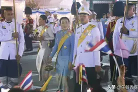 王太后生日之际，提帮功王子被获准回国，帕公主见到弟弟欣喜若狂图片