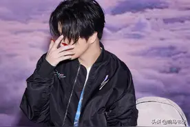薛之谦更新动态，平凡的人最快乐，守护在你的《方圆几里》图片