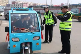 6月起，电动三、四轮车想要“合法”上路不被罚，有2点要做到图片