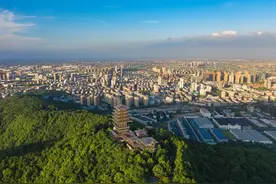 6月最低中签率1.58%，单盘最高9820户报名丨中签率月报图片