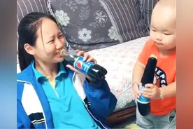 “最会哄娃姐姐”走红！14岁姐姐花式逗弟弟，网友：二胎家庭真好图片