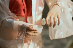 10副智慧对联：人生惟酒色机关，世上有是非门户图片