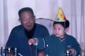 《孙颖莎系列》：小时候，她把训练馆当成最快乐的美丽城堡图片