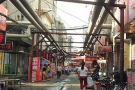 太原市中心的城中村，鱼龙混杂环境脏乱，却是晚归人的“温柔乡”图片