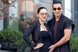 赵文卓和张丹露：结婚14年，生育3个孩子，日子过得非常幸福图片
